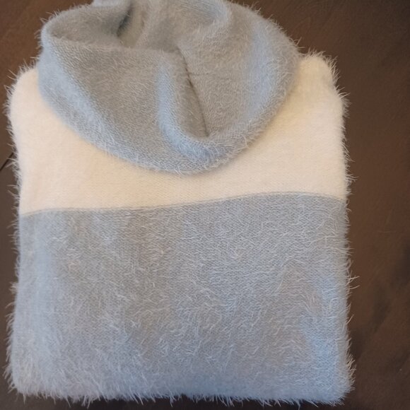 Tribal Cowl Neck Sweater Dusty Blue Size S Cozycore - Picture 3 of 7